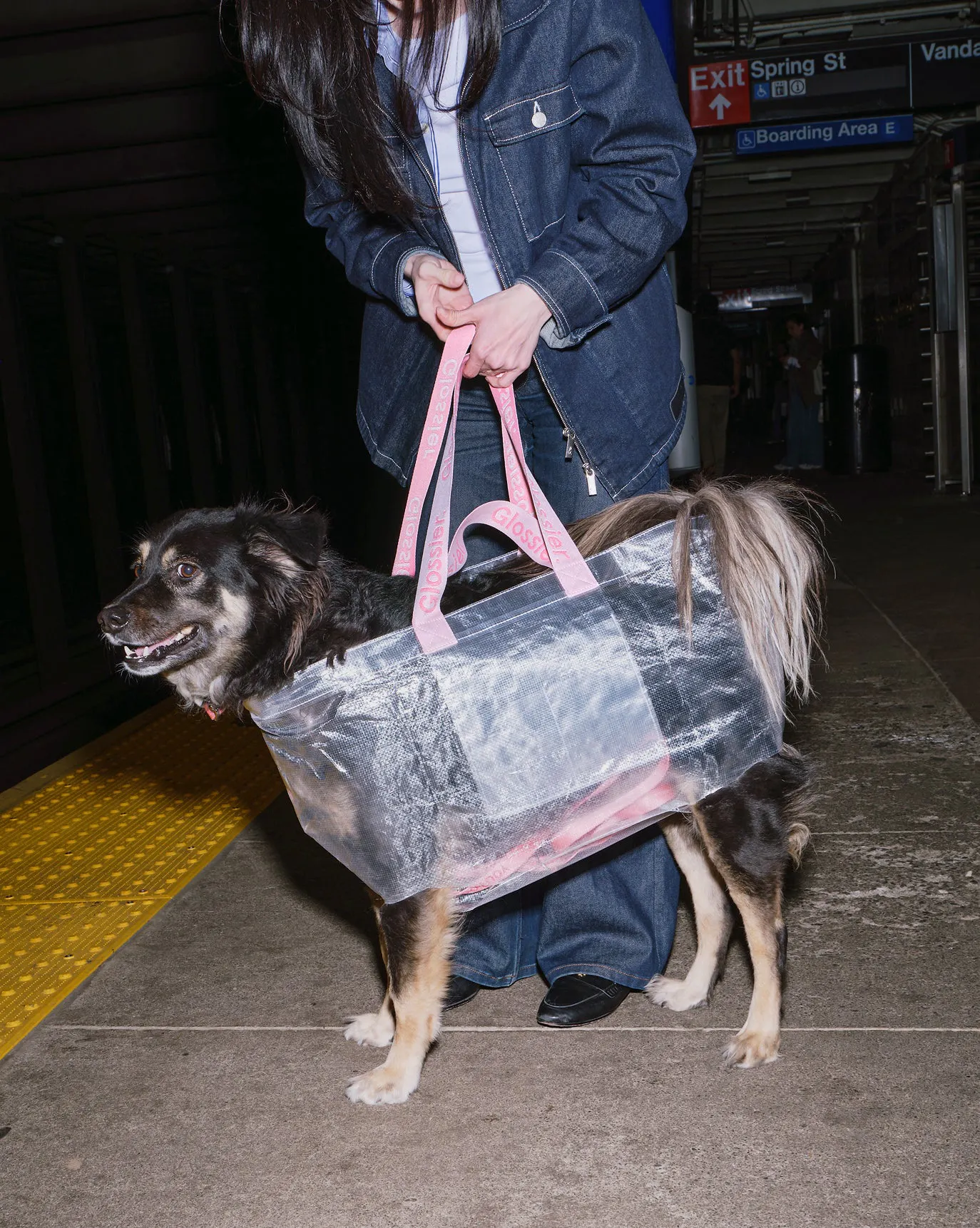 Ana + Milki take the subway with the Errand Bag.