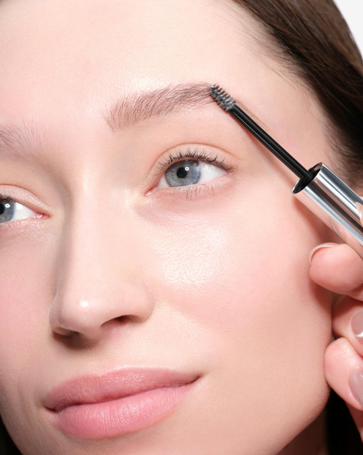 Jules wears Boy Brow in Clear.