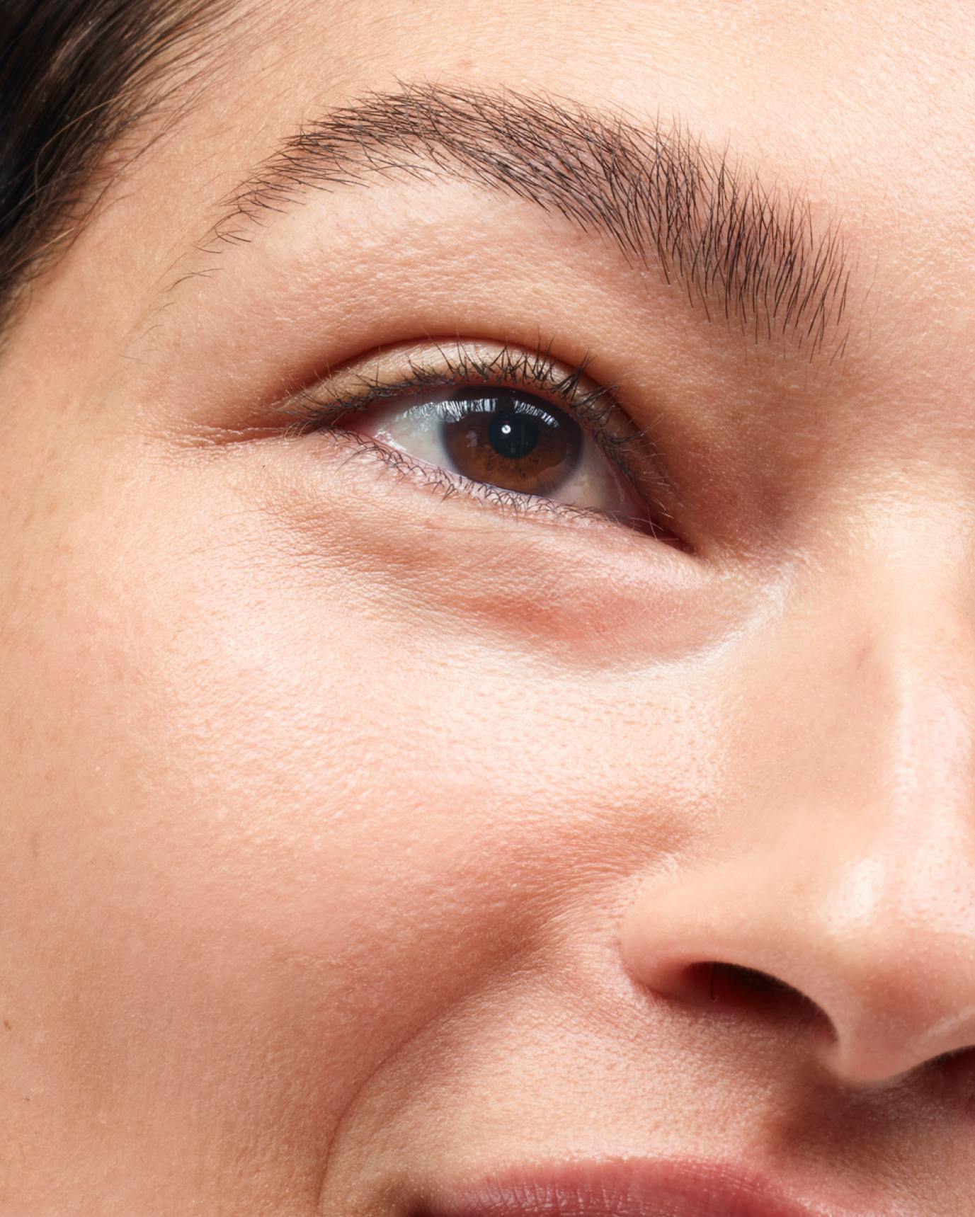 Bruna wears Boy Brow in Brown.