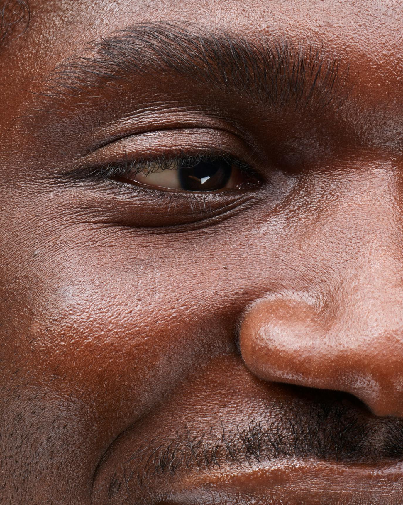 Matthew wears Boy Brow in Clear.