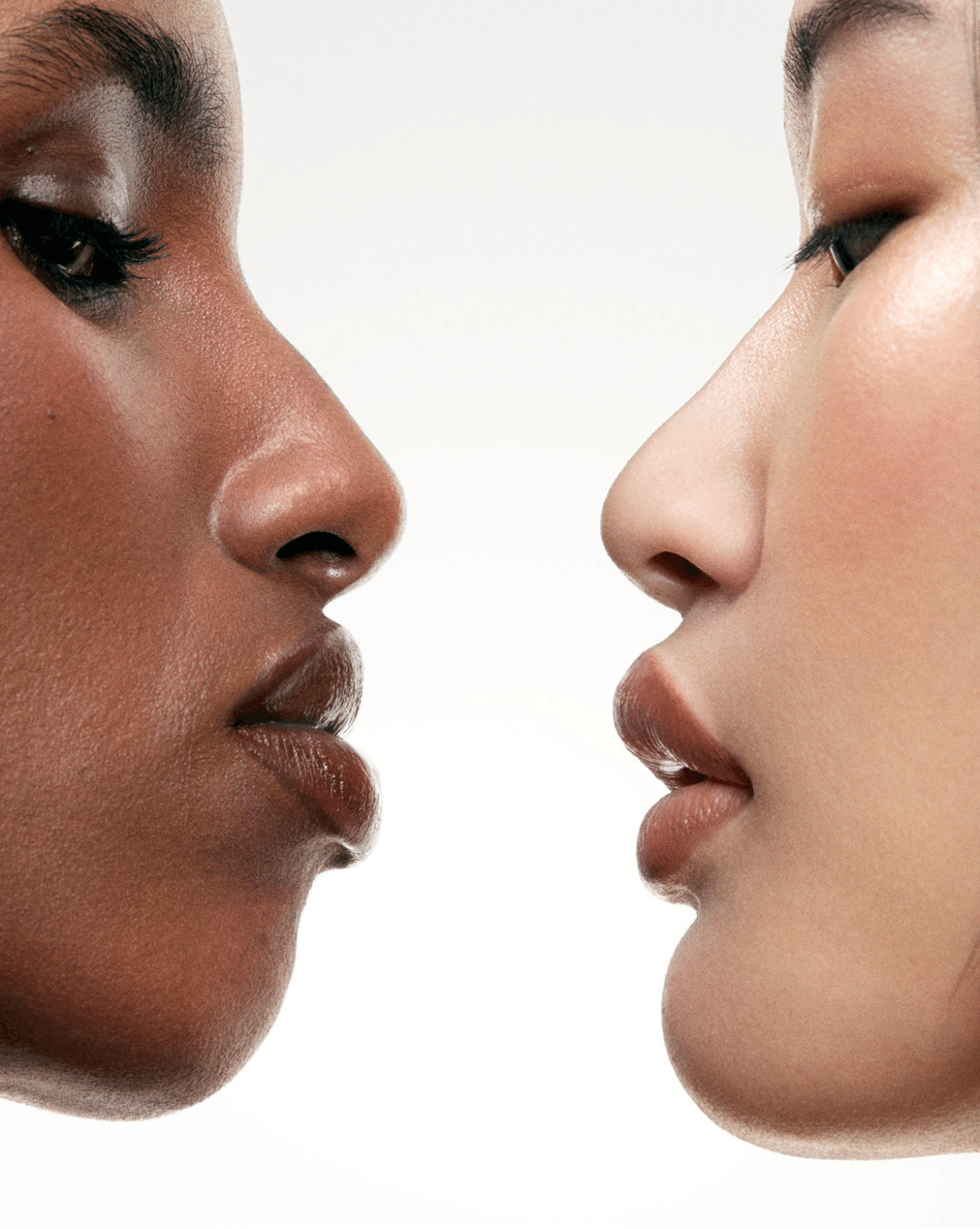 Bibi and Jeanne wear Lip Line in Bare.