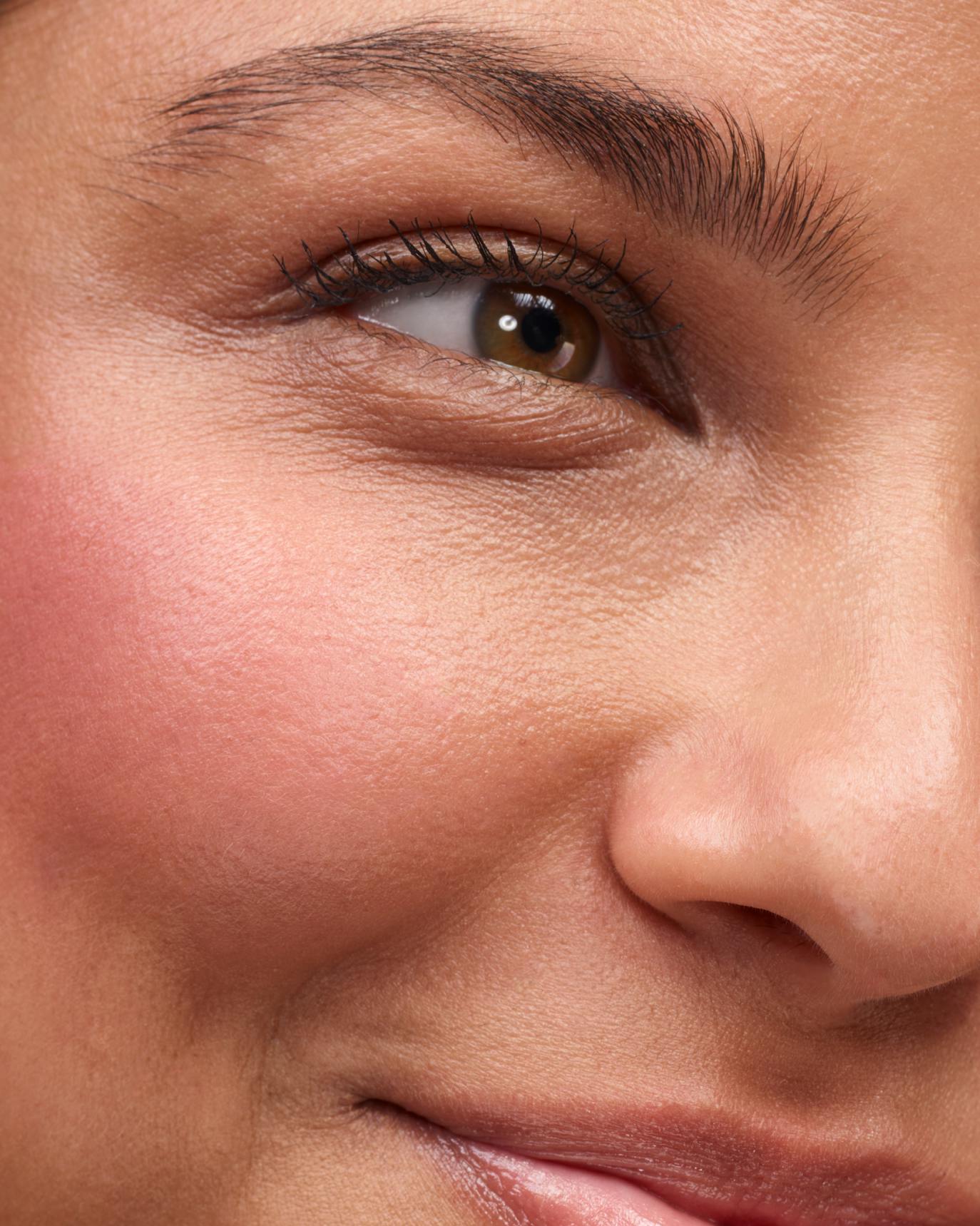 Tanima wears Cloud Paint in Haze.