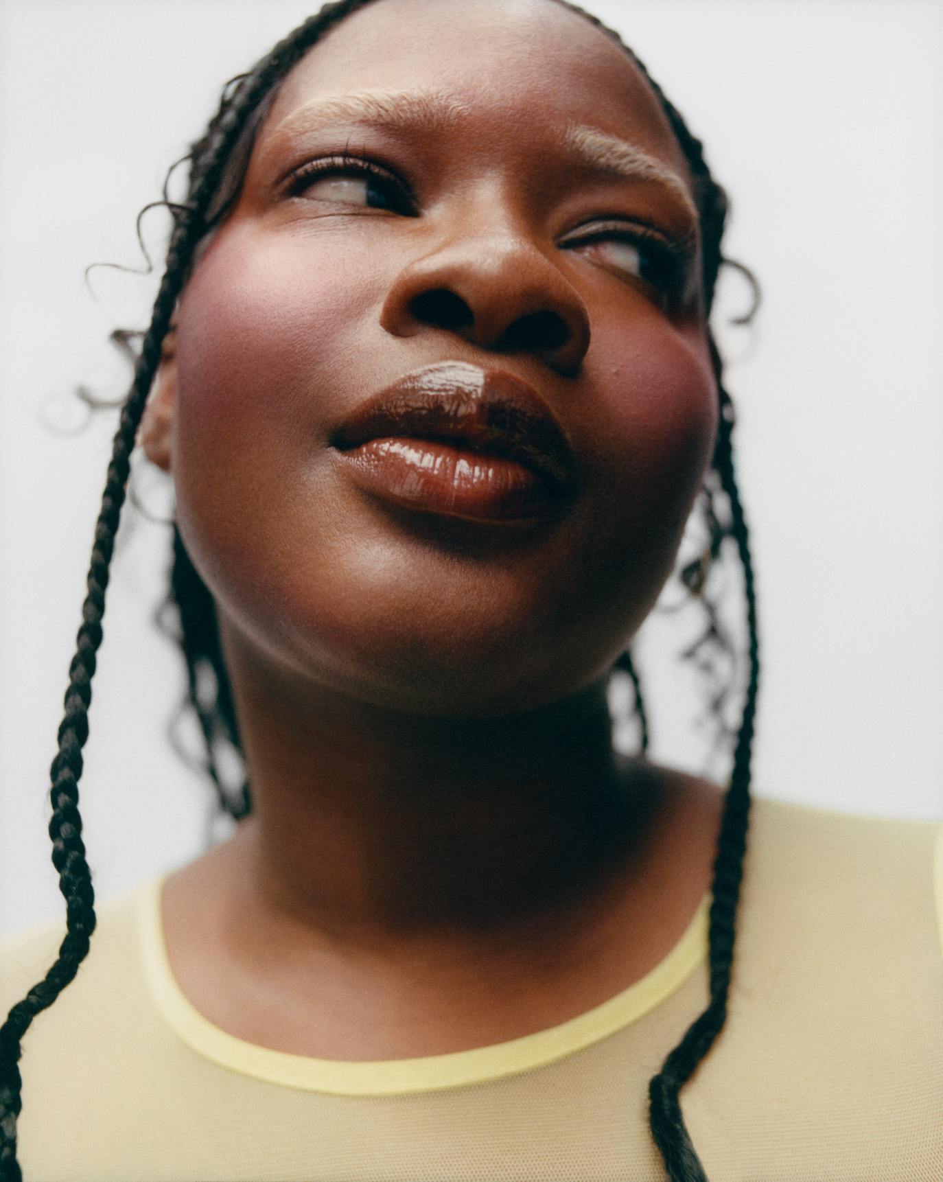 Ibti wears Cloud Paint in Wisp.