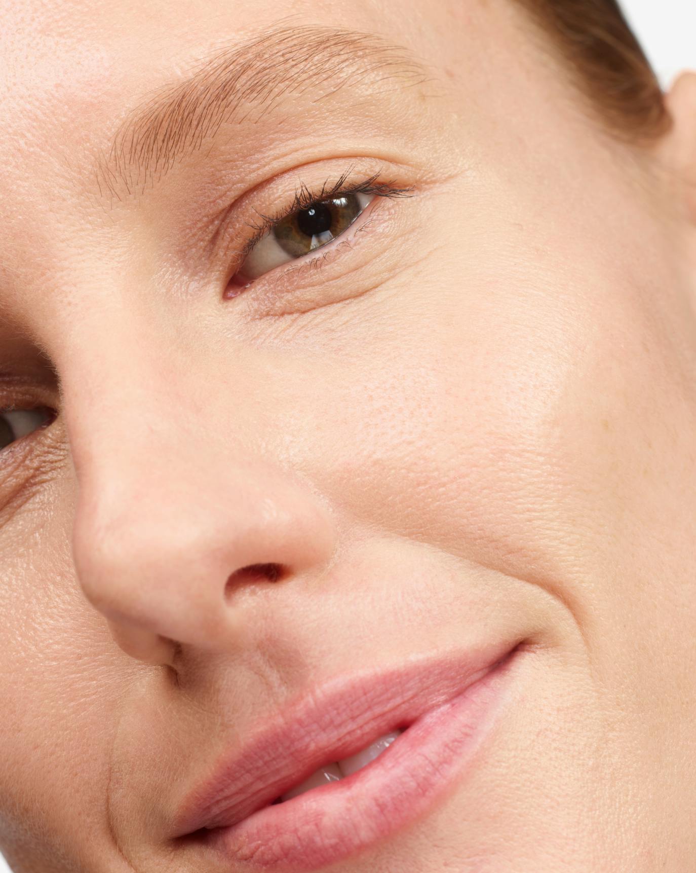 Elly in Stretch Balm Concealer, L1.