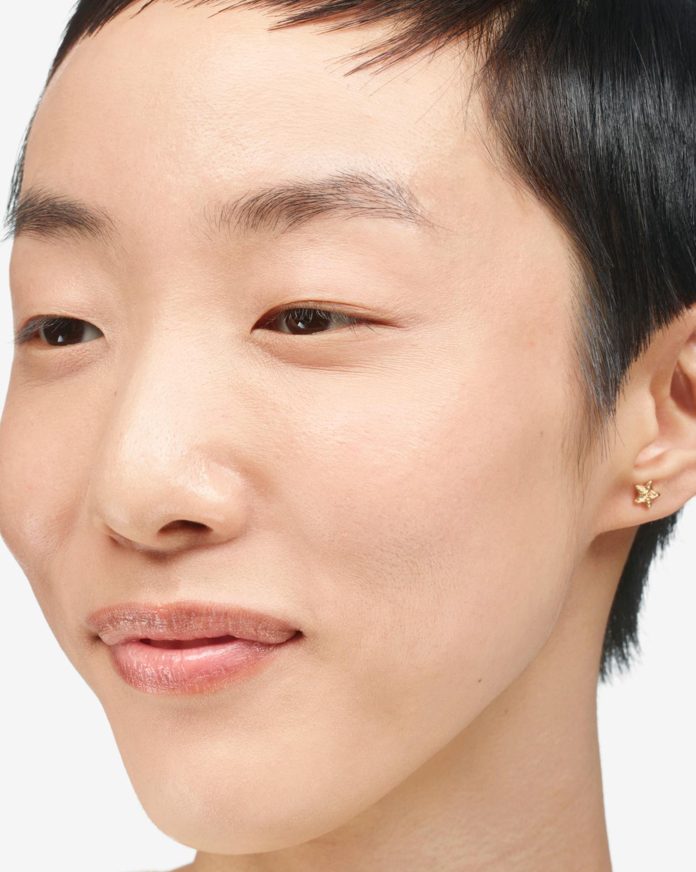 Ayelen in Stretch Balm Concealer, L2.