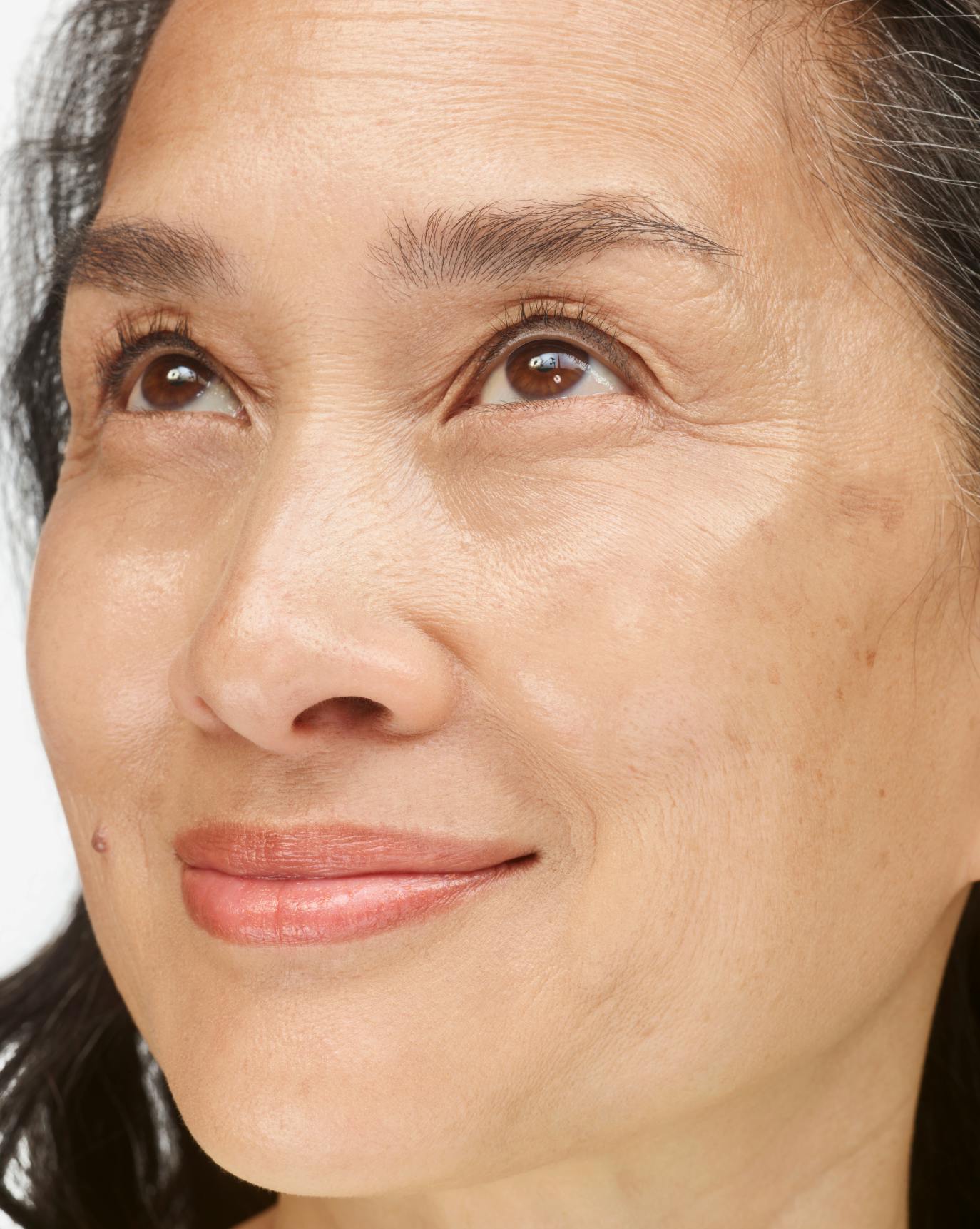 Anna in Stretch Balm Concealer, M2.