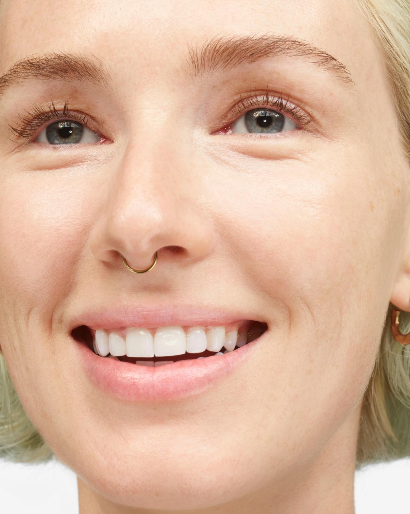 Caroline in Stretch Balm Concealer, VL4.