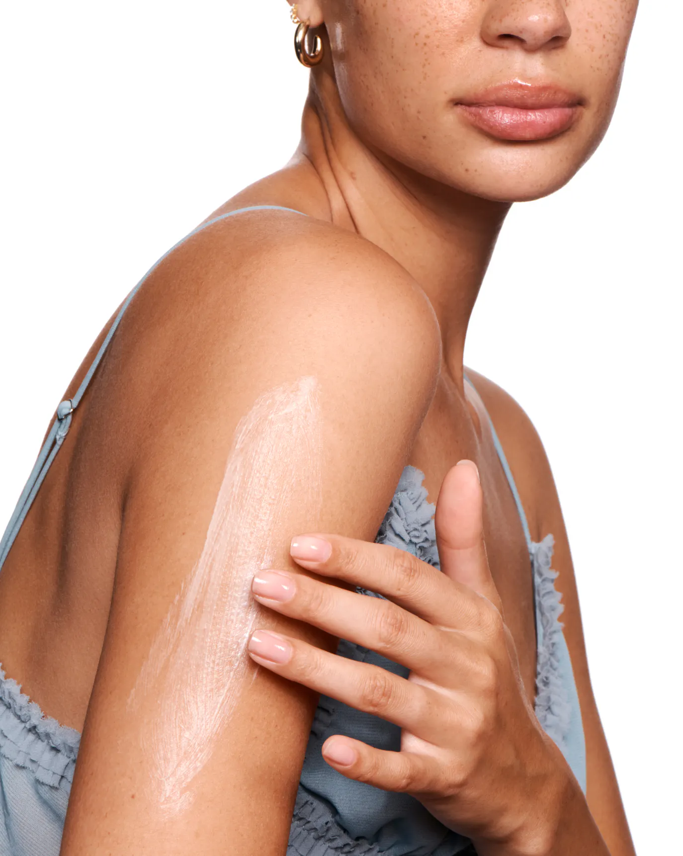 Lyric wears Crème de You.