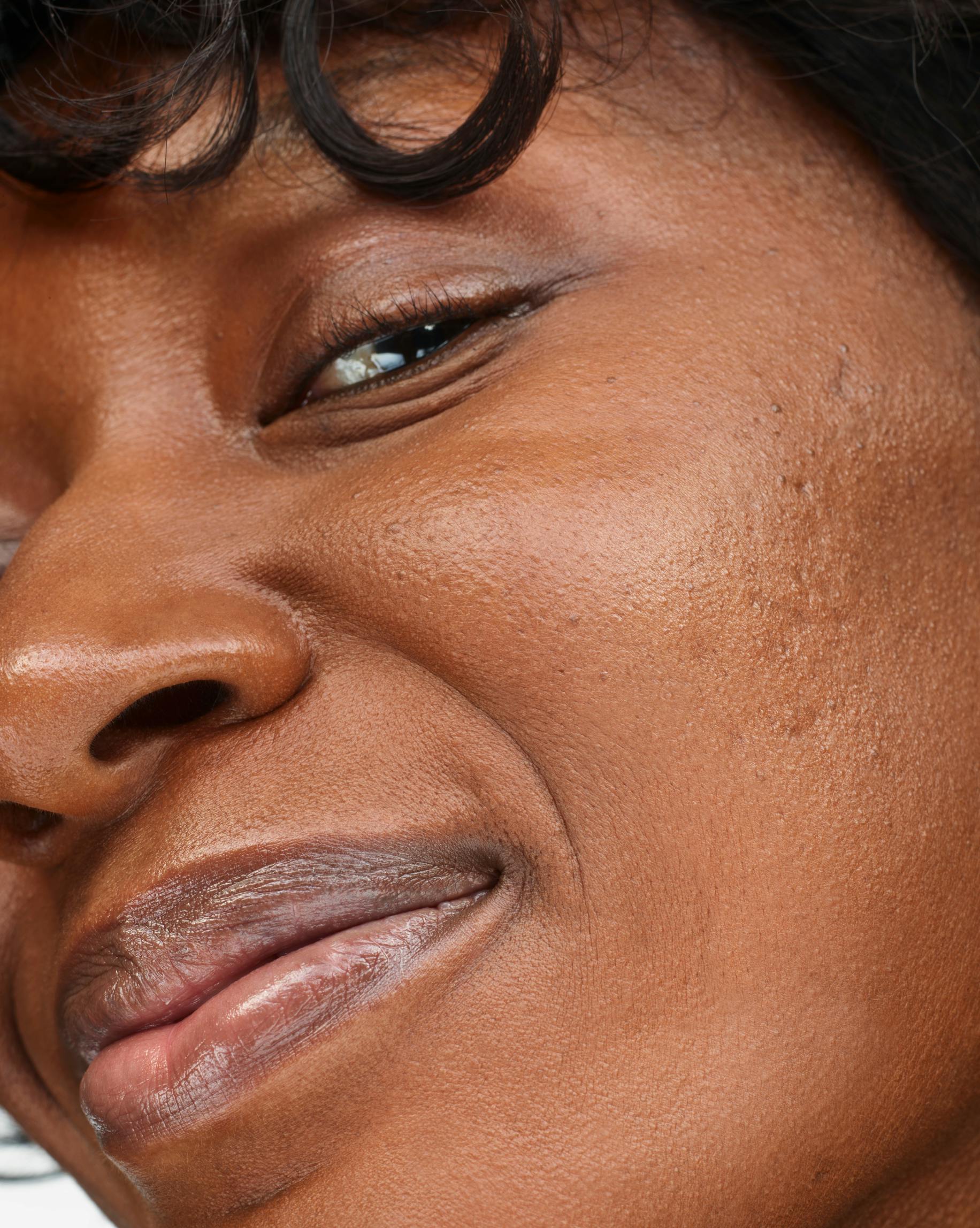 Nana Yaa in Stretch Fluid Foundation, D3.