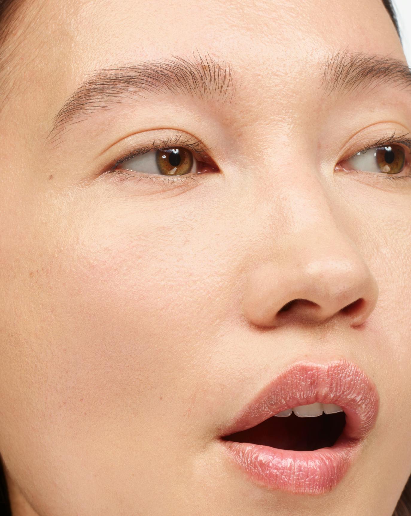 Vika in Stretch Fluid Foundation, L5.