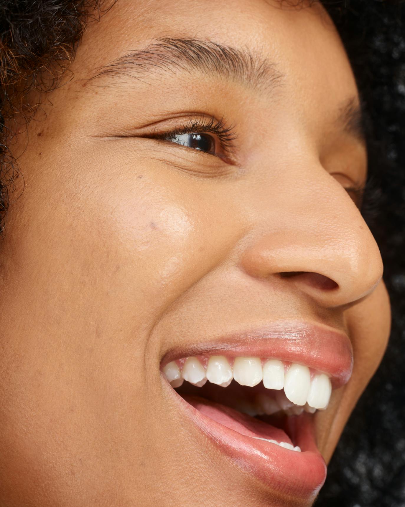 Angelique in Stretch Fluid Foundation, MT3.