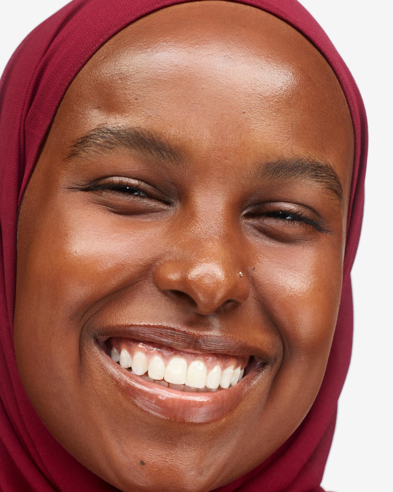 Nasra in Stretch Fluid Foundation, VD2.