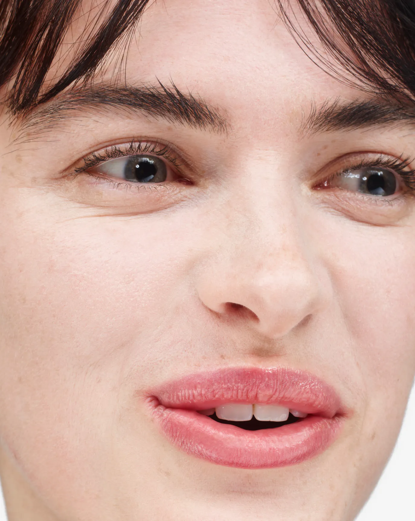 Lauren in Stretch Fluid Foundation, VL1.