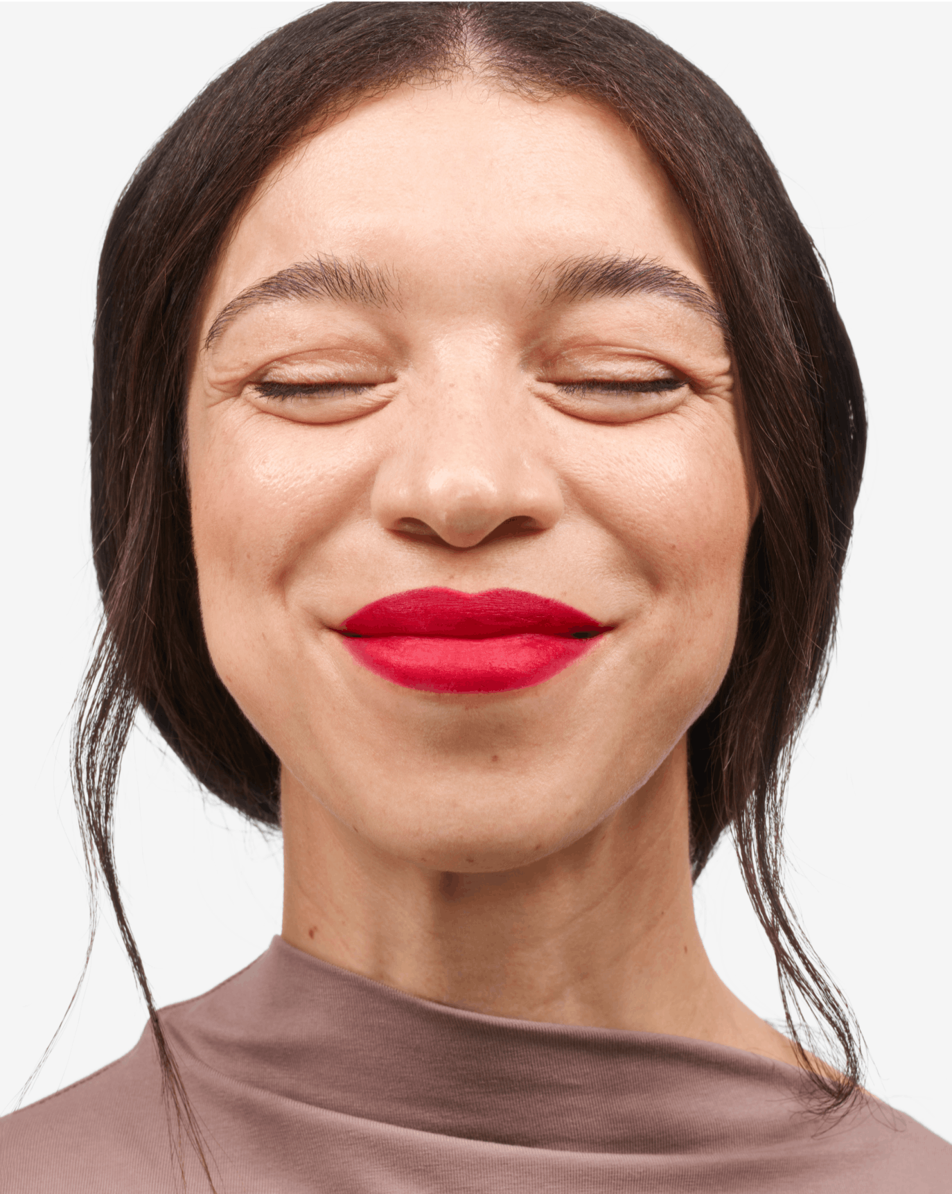 Anja wears G Suit in Jet.