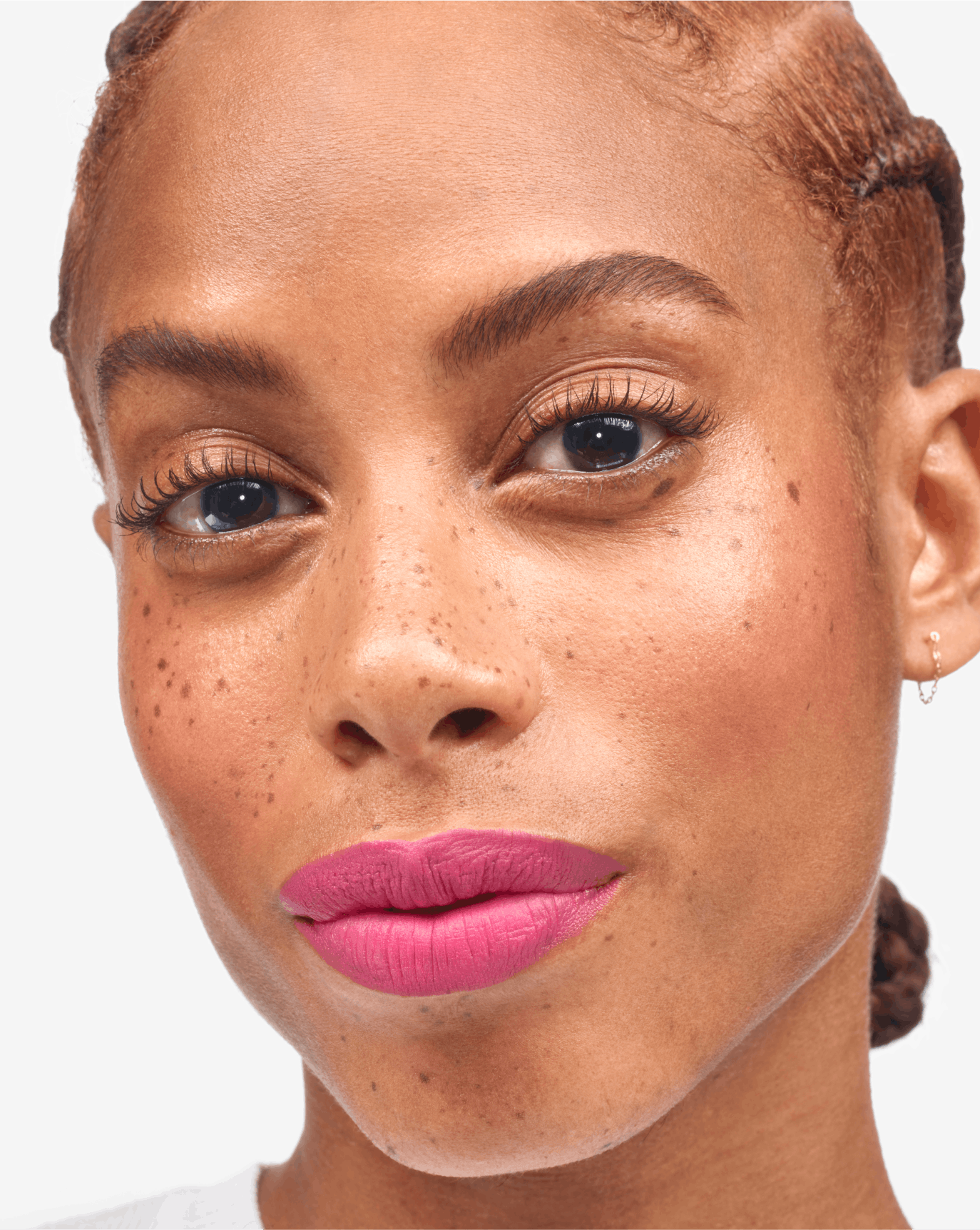 Mercedes wears G Suit in Pilot.