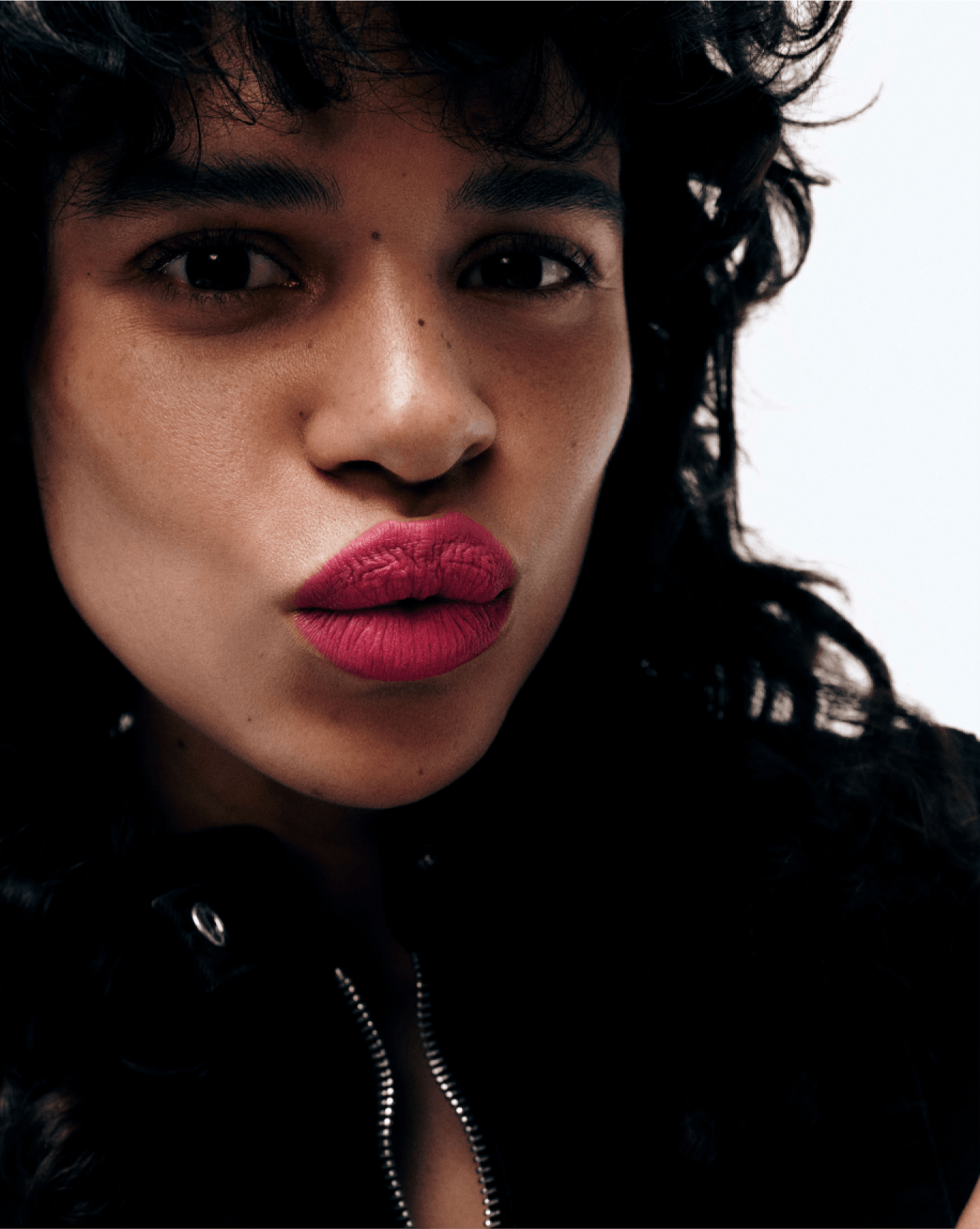 Megan wears G Suit in Pilot.