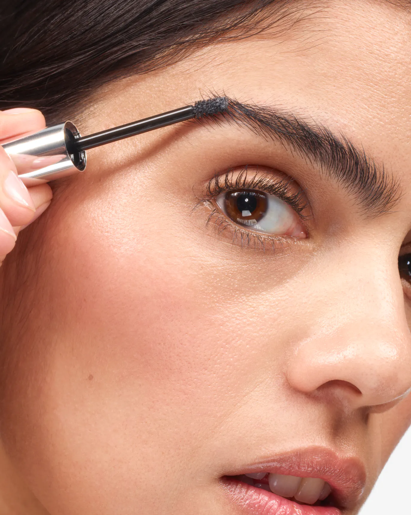 Aya wears Boy Brow in Black.