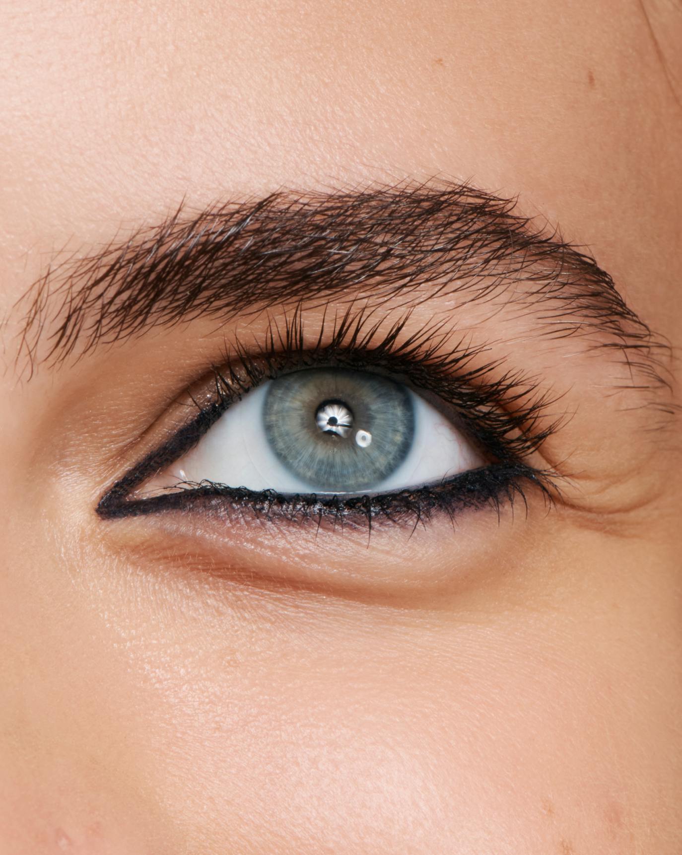 Sasha wears Shadow Stick in Stereo.