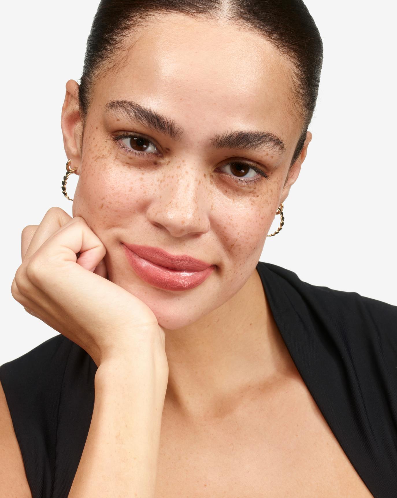 Lyric wears Lip Line in Graze and Ultralip in Villa.