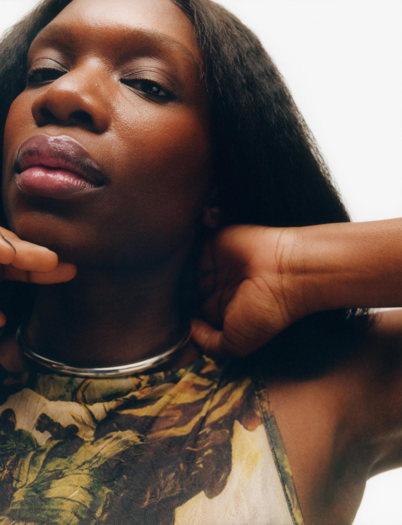 Marie wears Ultralip in Pony.