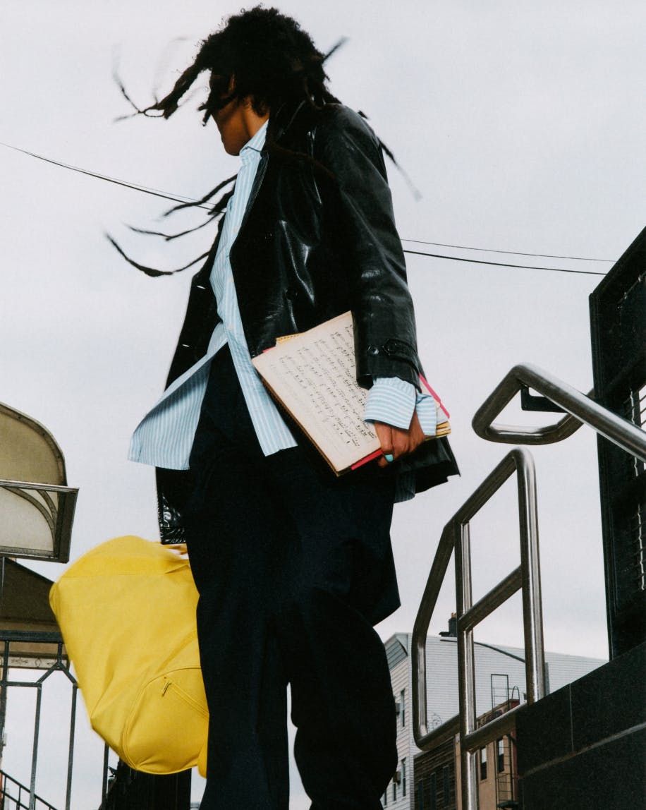 Sienna wears Deodorant in Glossier You.