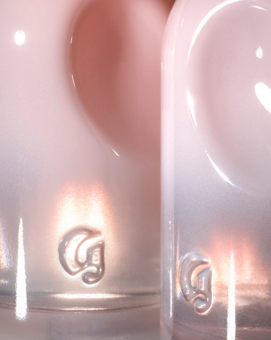 Glossier You features notes of Pink Pepper, Iris, Ambrox, and Ambrette.