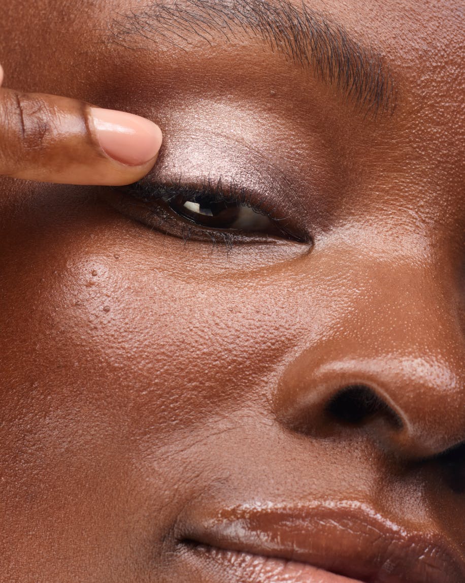 Model wears Lidstar in Fawn.