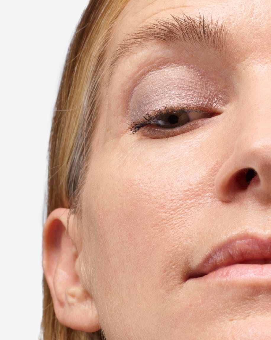 Model wears Lidstar in Fawn