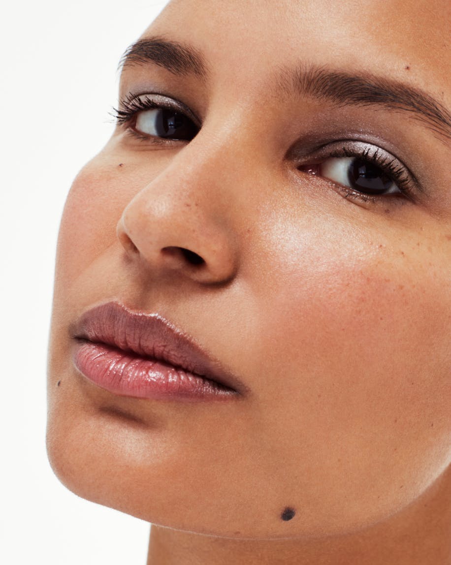 Model wears Lidstar in Fawn