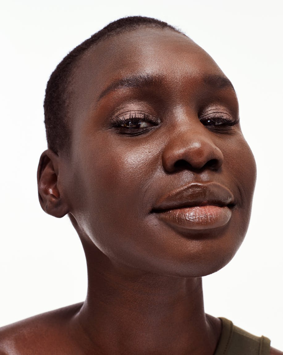 Model wears Lidstar in Slip.