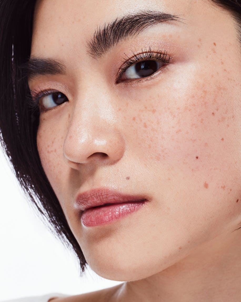 Model wears Lidstar in Slip.