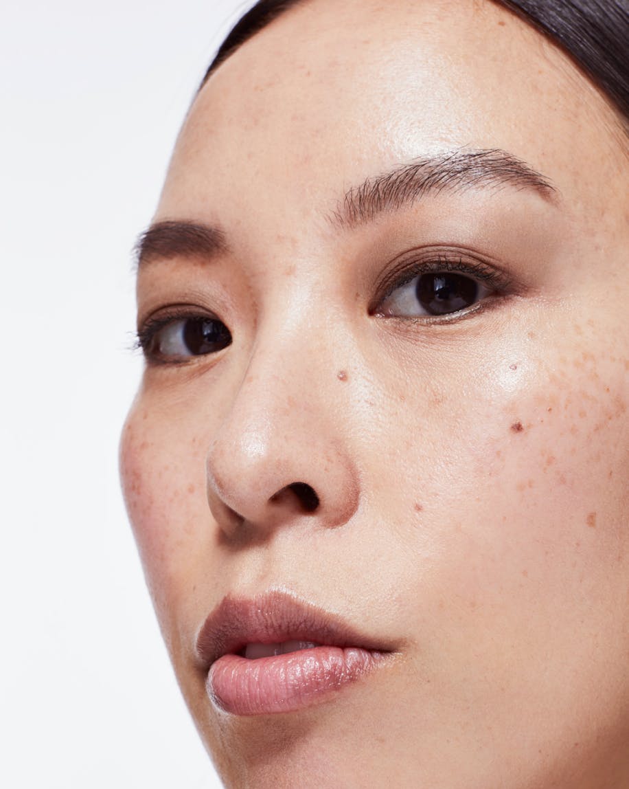 Model wears Skywash in Echo