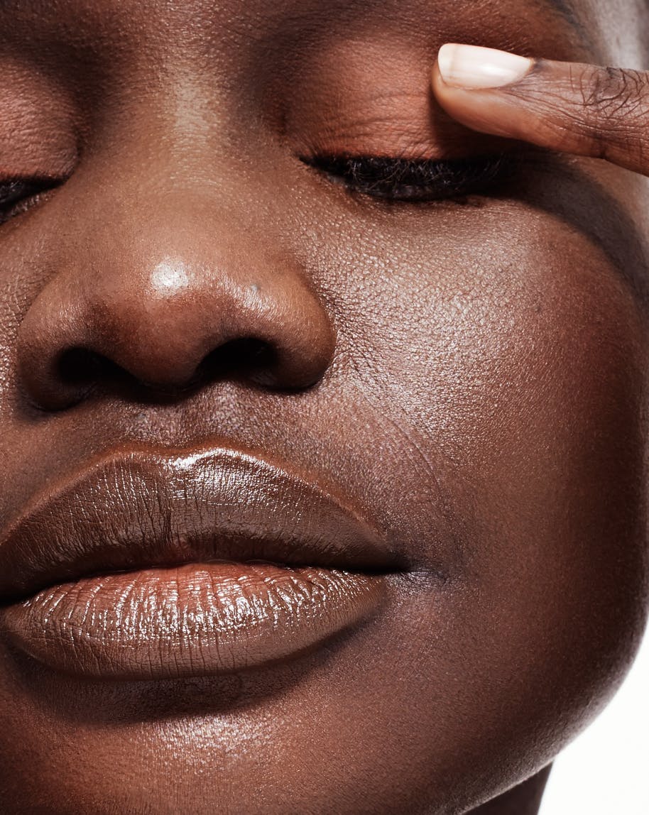 Model applies Skywash in Terra